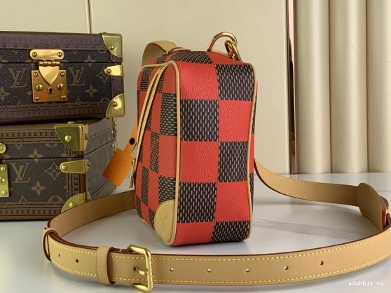 WIS VUITTON LOUIS Messenger-24*24*8CM Chess 0213